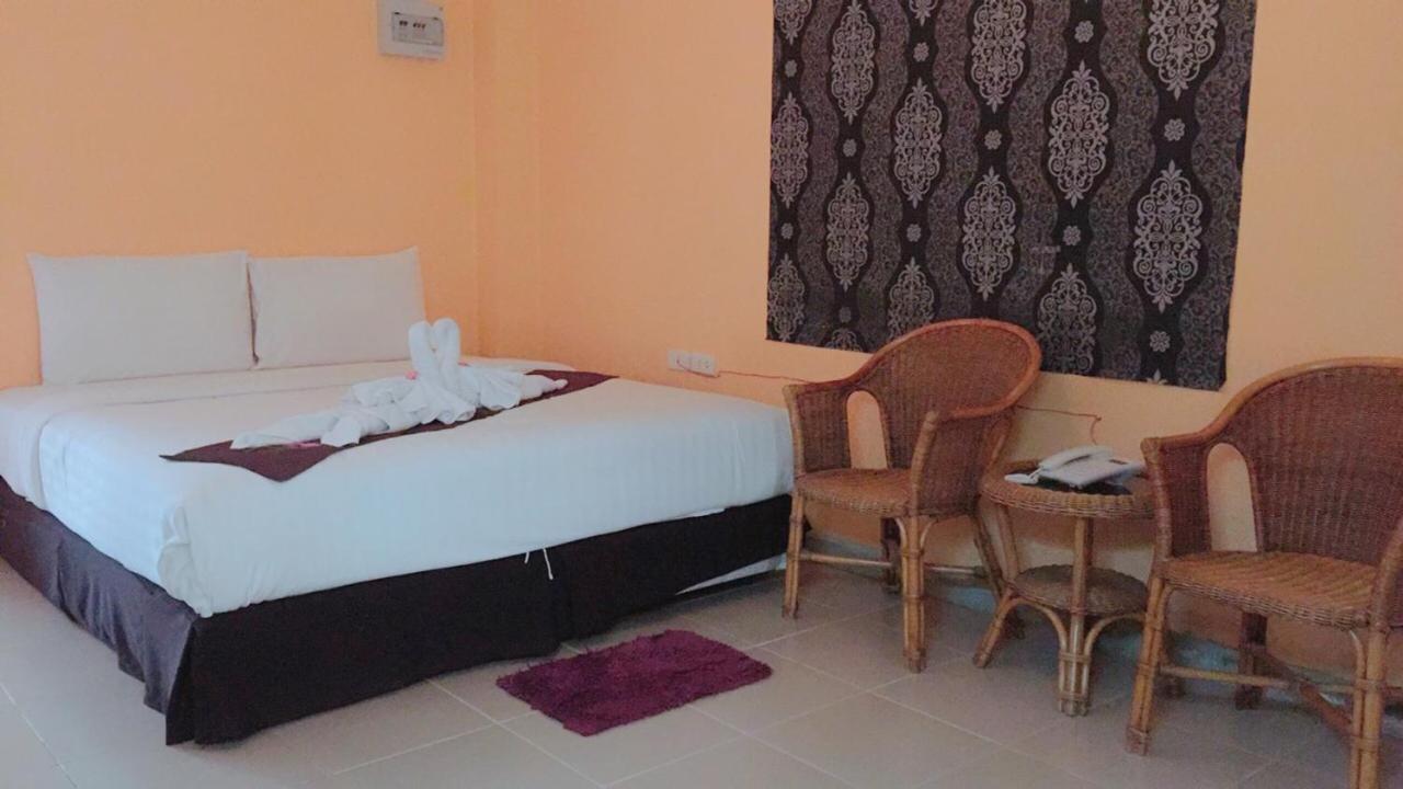 พลอย-พลู เรสซิเดนซ์ Hotel เชียงราย ภายนอก รูปภาพ