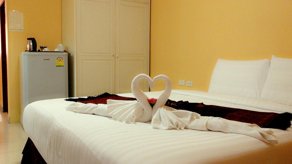 พลอย-พลู เรสซิเดนซ์ Hotel เชียงราย ภายนอก รูปภาพ